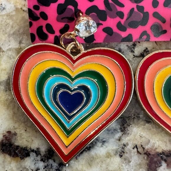 EARRINGS! Betsey Johnson Multicolor Heart Earrings BNWT - Picture 4 of 5